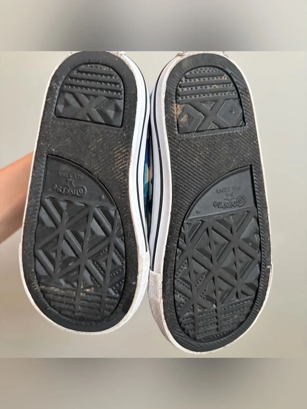 Converse Chuck Taylor high tops size 8C